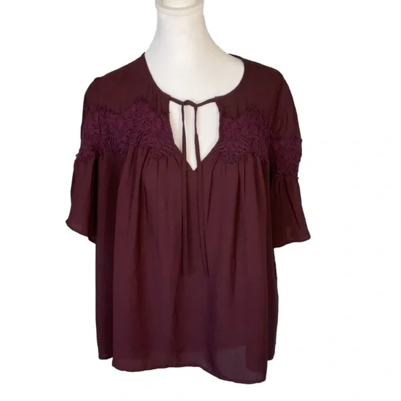 Lucky Brand Flutter Sleeve Blouse - Picture 2 of 14